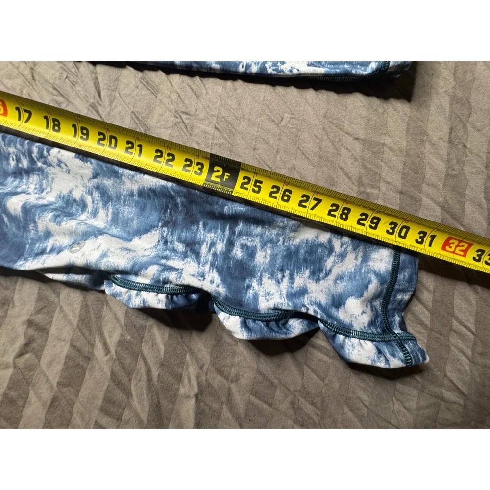 Lululemon Tight Stuff‎ Tight II Blue White Marble Scalloped Leggings Size 6